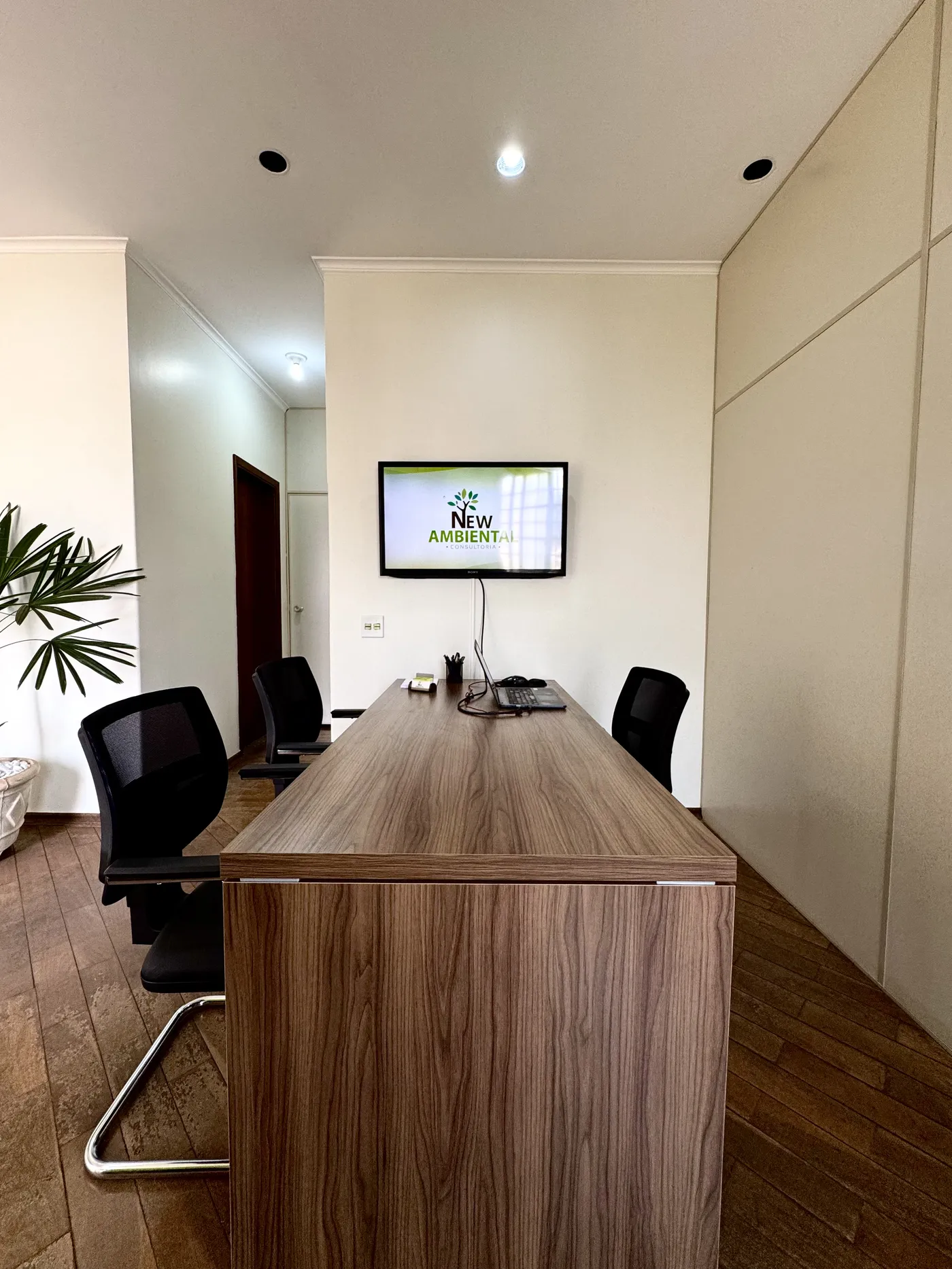 Sala de reuniões do escritório da New Ambiental Consultoria